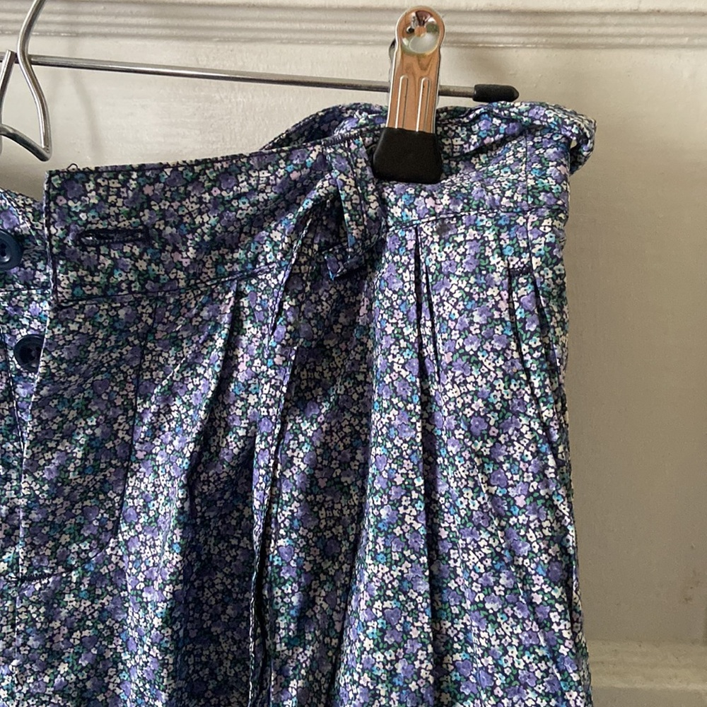 Gently used Gap skirt - Picture 2 of 5